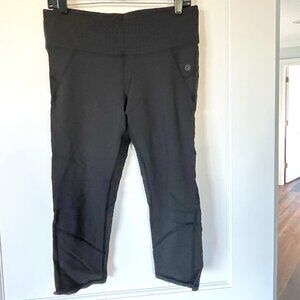 Athleta Sculptek Capri Leggings (size L) - EUC
